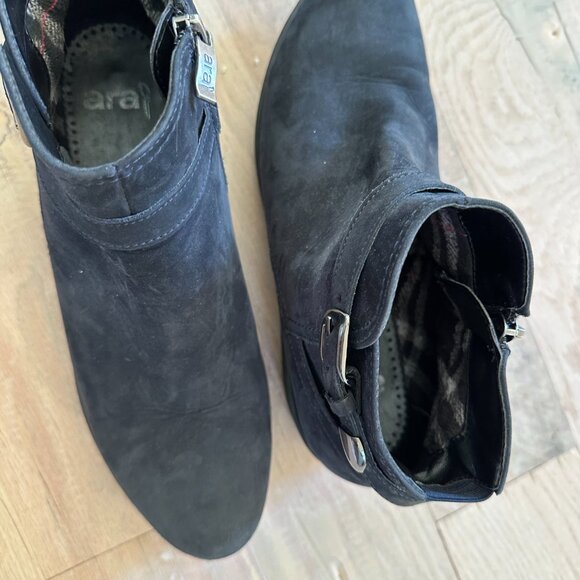 Navy Blue Suede bootie gabor size 8.5 - Picture 5 of 9